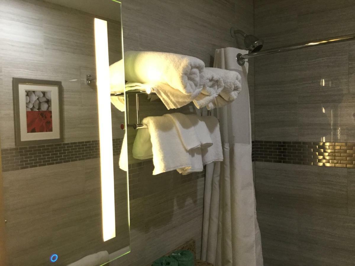 Ramada By Wyndham Bronx Terminal Hotel New York Luaran gambar