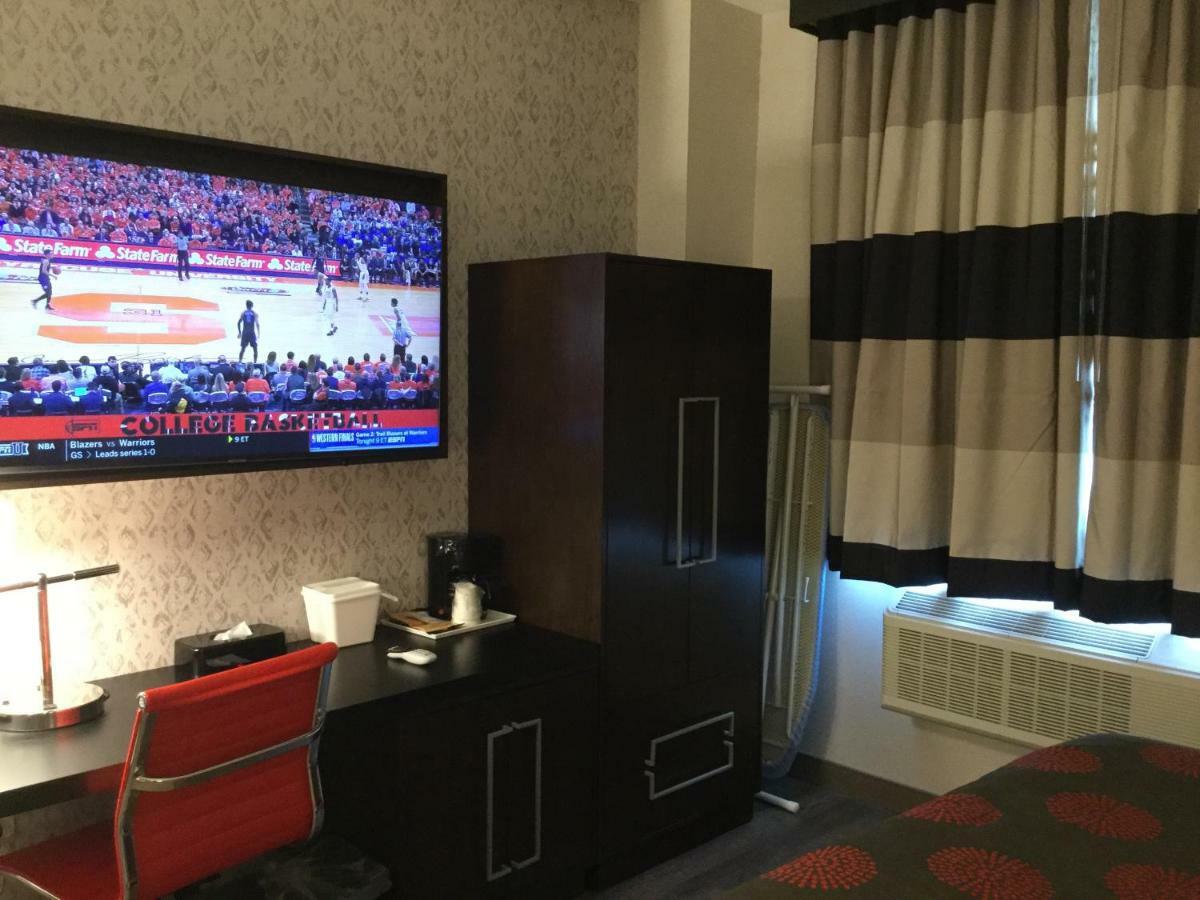 Ramada By Wyndham Bronx Terminal Hotel New York Luaran gambar