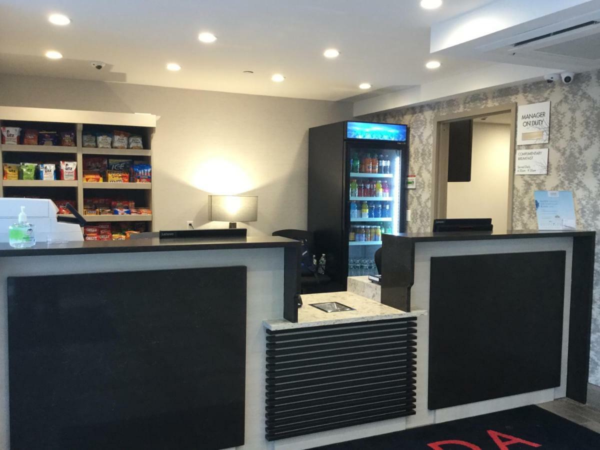 Ramada By Wyndham Bronx Terminal Hotel New York Luaran gambar
